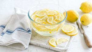microwave-cleaning-lemon